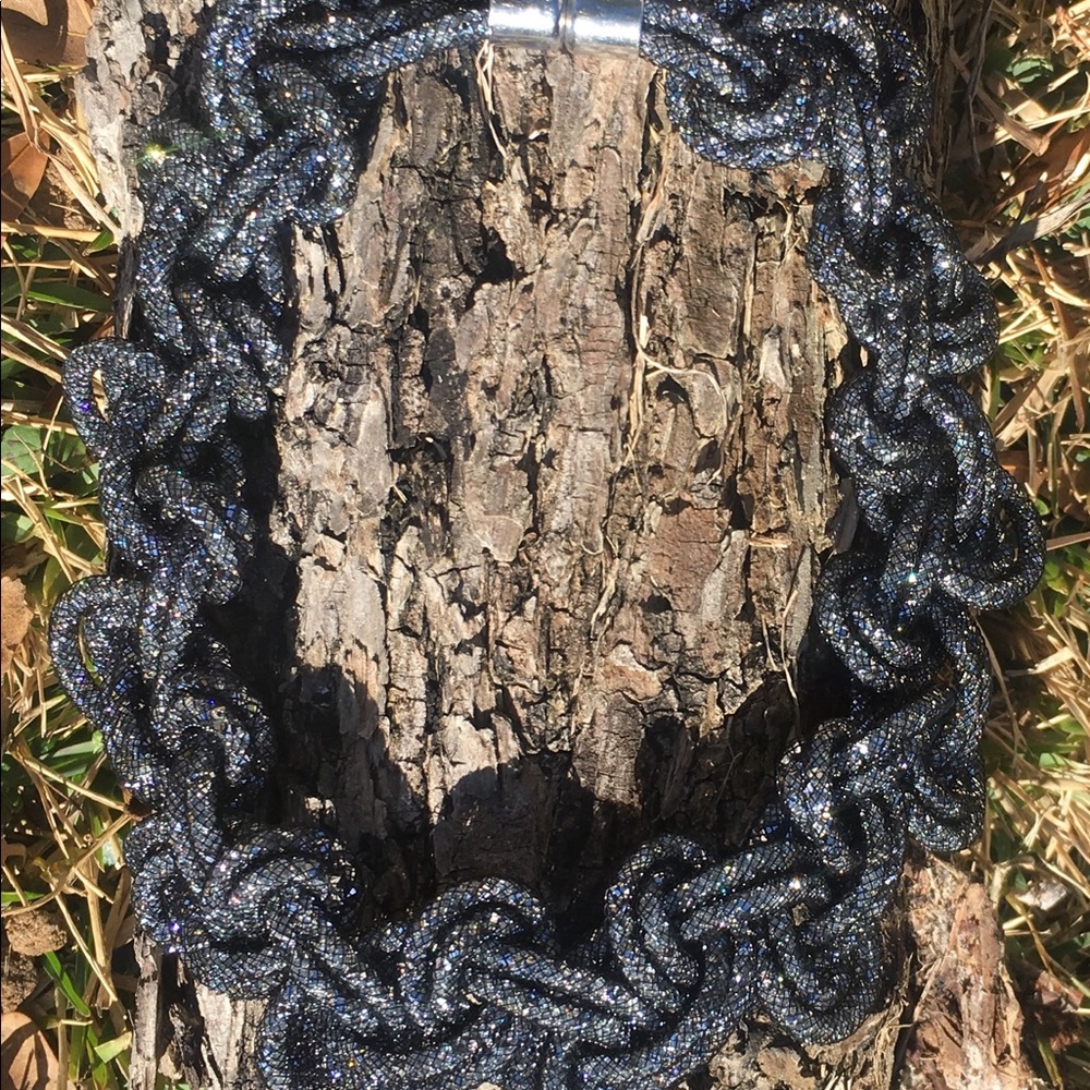 Mesh Necklace - Picture 2 of 3